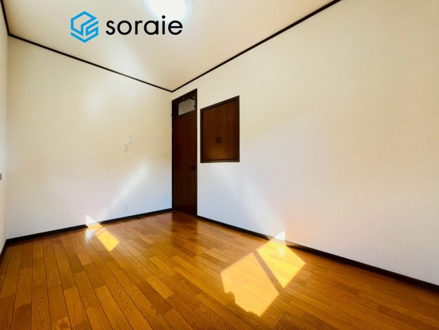 日高市武蔵台4丁目　中古戸建の洋室|11/16撮影