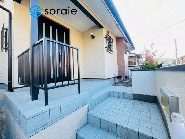 日高市武蔵台4丁目　中古戸建の玄関|11/16撮影