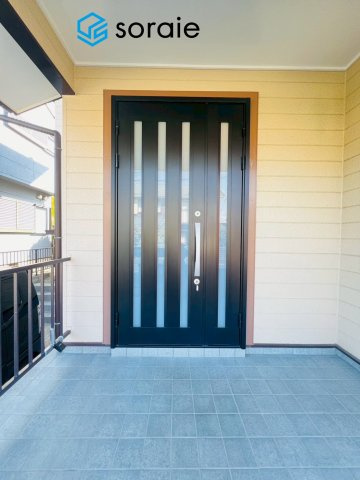 日高市武蔵台4丁目　中古戸建の玄関|11/16撮影