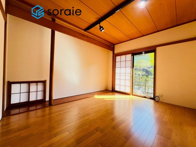 日高市武蔵台4丁目　中古戸建の洋室|11/16撮影