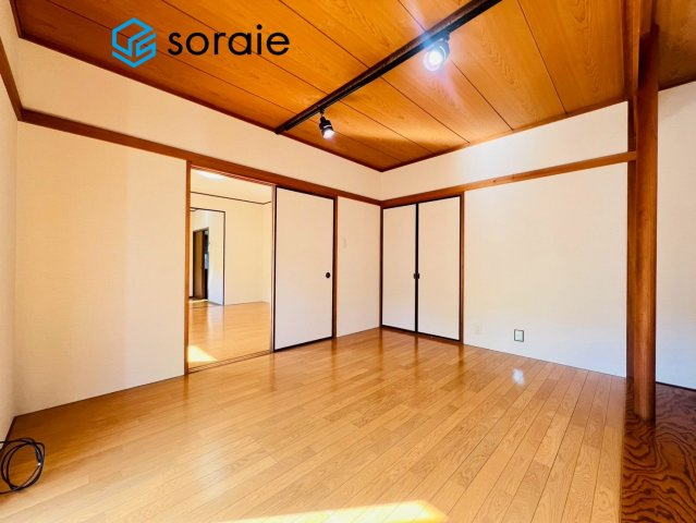 日高市武蔵台4丁目　中古戸建の洋室|11/16撮影