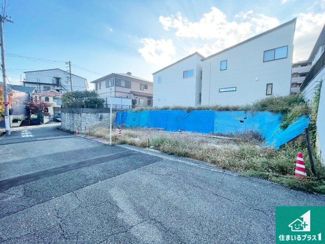吹田市五月が丘南　第1期　売土地の前面道路含む現地写真|周辺は落ち着いた街並みの住宅地！子育てがしやすい住環境です！