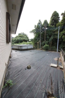 【庭】 | 太陽光発電の平屋住宅 駐車3台／稲敷月出里 | たまにはお庭で休日を過ごしてみるのもよいかもしれません