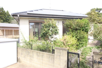 【外観】 | 太陽光発電の平屋住宅 駐車3台／稲敷月出里 | 外観は落ち着いています
