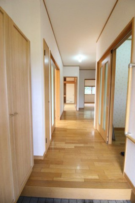 【玄関】 | 太陽光発電の平屋住宅 駐車3台／稲敷月出里 | 毎日通る玄関はこちらです
