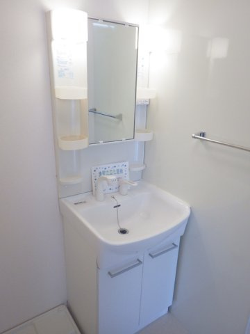 メゾン ルーナの独立洗面台|洗髪洗面化粧台