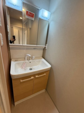 ルモン東加賀屋の独立洗面台|独立洗面台あり、毎朝おしゃれに忙しい女性の方におすすめです