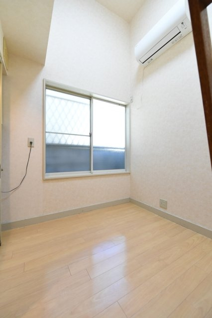 カルタス２１駒場東大前の洋室