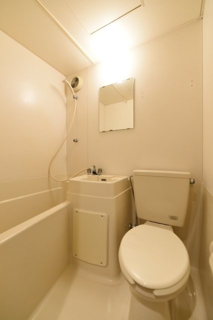 カルタス２１駒場東大前の浴室