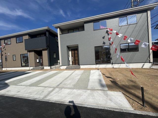 新築　前橋市前箱田町1期　2号棟の駐車場|現地写真　駐車スペースは並列2台分可能です！

