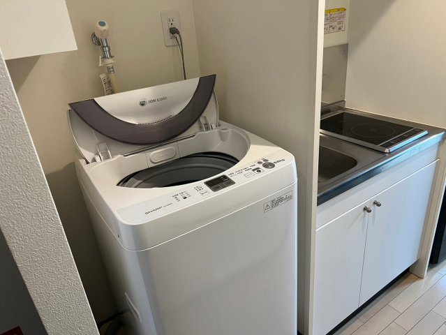 apartmentAの設備|洗濯機付きです