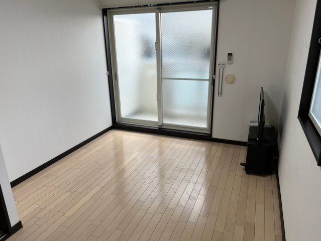apartmentAの居間・リビング|居室です