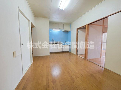 【居間・リビング】 | ハイツ上野台A棟 | ※同タイプの写真となり、実際のお部屋とは異なる場合があります