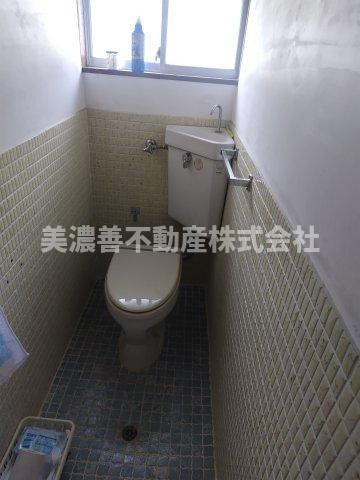 ６５１３６　岐阜市長良戸建のトイレ