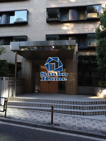 湯島アパートメントハウスのエントランス