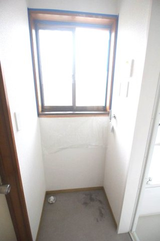 小山市西城南7丁目　1期のランドリースペース|洗濯機置場のある洗面脱衣室です！入浴から洗濯までの動線がまとまり、家事効率もアップします！