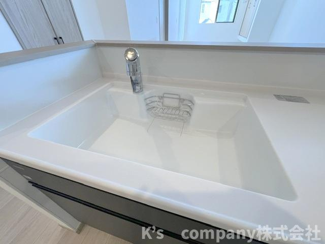茅ヶ崎市菱沼3丁目　新築戸建　C号棟のキッチン|人造大理石のおしゃれなシンク◇