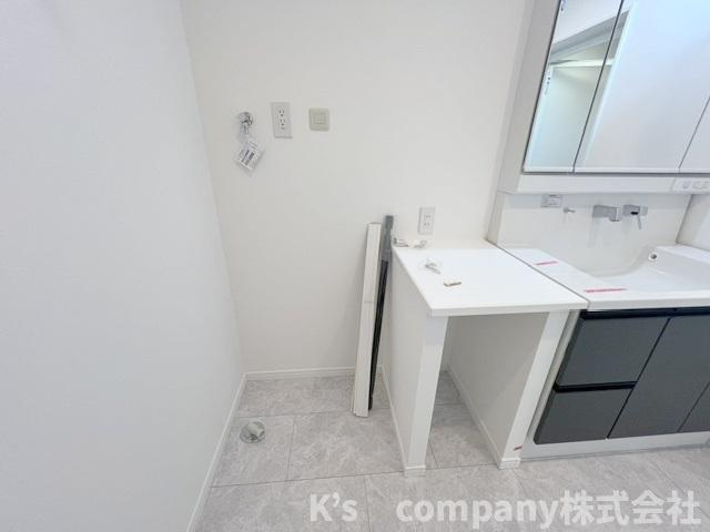 茅ヶ崎市菱沼3丁目　新築戸建　C号棟の独立洗面台|洗濯機スペース◇