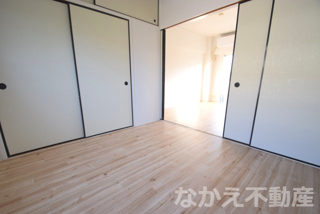 【寝室】 | 広くて明るい寝室