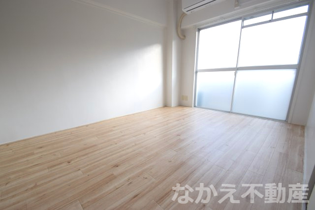 【寝室】 | 落ち着いた色調の寝室です