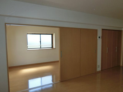 【洋室】 | アルカディア高須 | 落ち着いた色調の洋室です