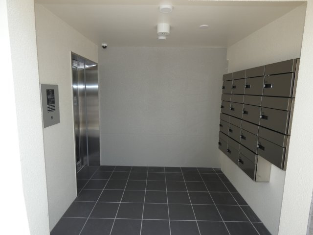 ザ・テラス鏡原のエントランス|清潔なエントランスです