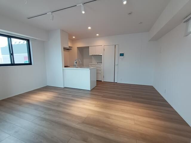 ＤＥＣＯＲ　ＧＲＡＮＤＥ　ＡＳＡＫＵＳＡの内装