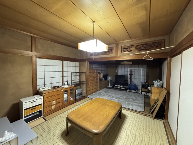 -三丁目不動産-　熊谷市上江袋　駐車3台以上の和室