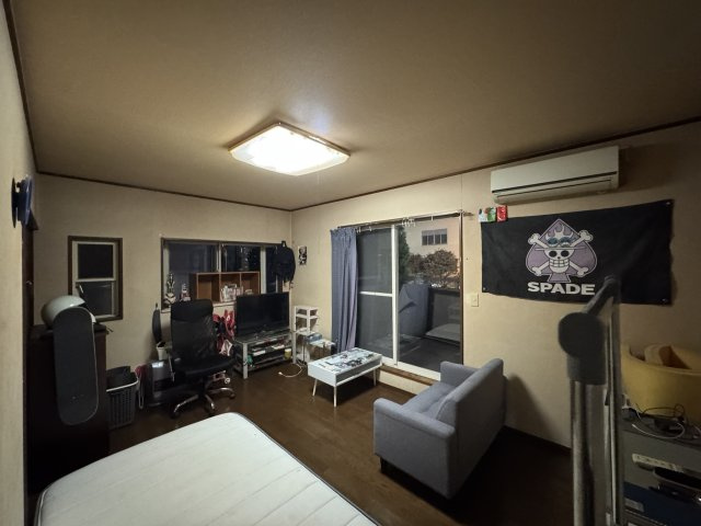 -三丁目不動産-　熊谷市上江袋　駐車3台以上の洋室