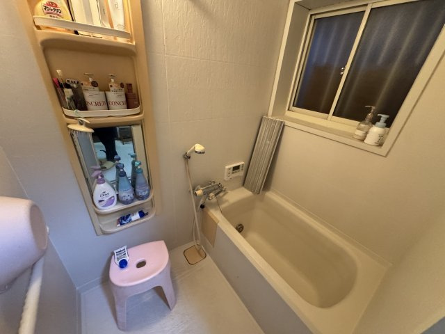 -三丁目不動産-　熊谷市上江袋　駐車3台以上の浴室