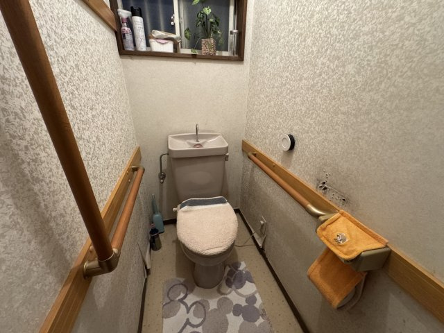 -三丁目不動産-　熊谷市上江袋　駐車3台以上のトイレ