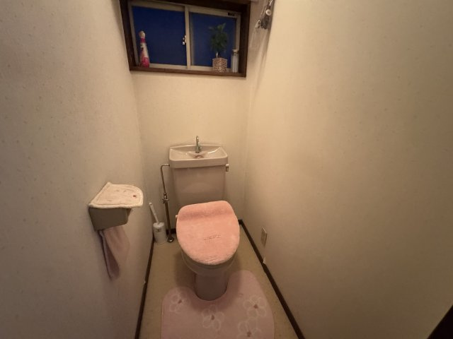 -三丁目不動産-　熊谷市上江袋　駐車3台以上のトイレ