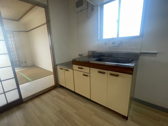 サンライフ呼続のキッチン|きれいなキッチンです