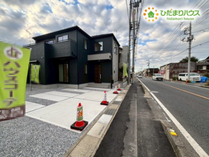 鴻巣市加美　新築一戸建て　グラファーレ　01の前面道路含む現地写真