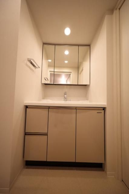 ルフォンプログレ田原町の洗面所