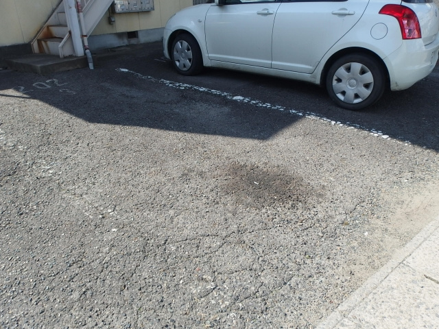 コーポ下杉の駐車場
