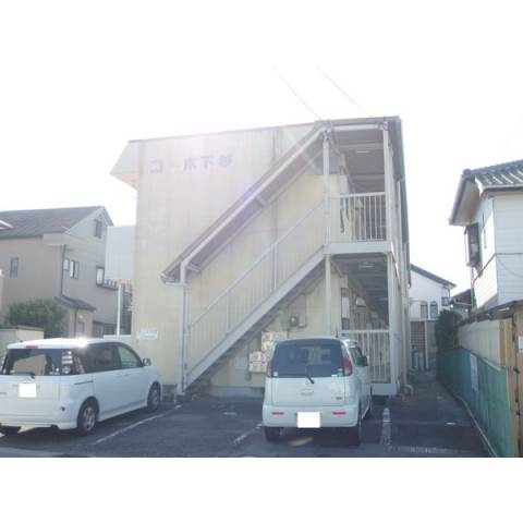 コーポ下杉の駐車場