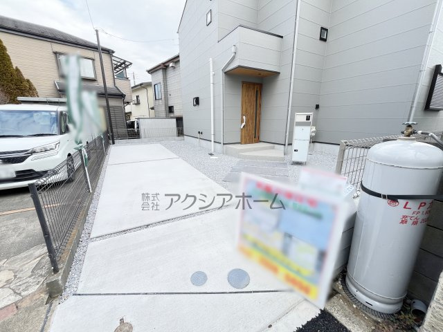 所沢市狭山ヶ丘2丁目・全1棟　新築一戸建　～LDK18帖～の駐車場