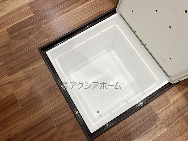 所沢市狭山ヶ丘2丁目・全1棟　新築一戸建　～LDK18帖～のキッチン|床下収納