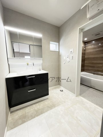所沢市狭山ヶ丘2丁目・全1棟　新築一戸建　～LDK18帖～の独立洗面台
