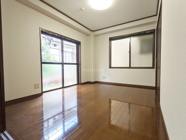 ヒロレジデンス十条の居間・リビング|9.5帖の洋室です☆