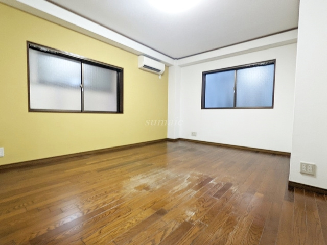 ヒロレジデンス十条の寝室|6.5帖の洋室です☆