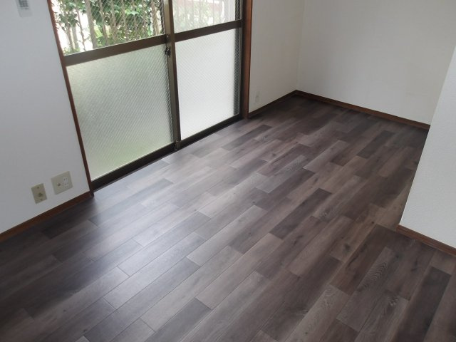 ファーランジュ阿佐谷の洋室|落ち着いた色調の洋室です