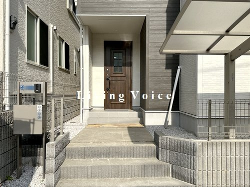 【エントランス】 | 【仲介手数料０円】横浜市緑区中山6丁目　中古一戸建て | 【仲介手数料０円】横浜市緑区中山6丁目　中古一戸建て