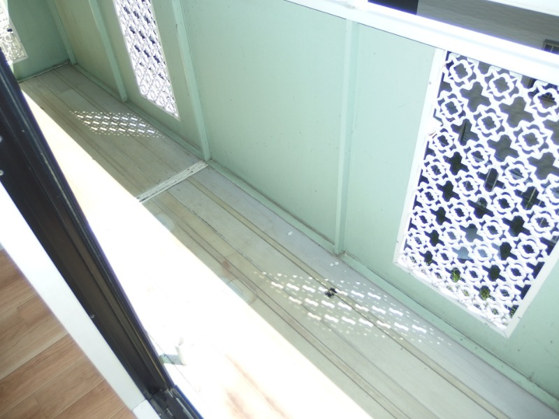 ジュネス若松のバルコニー