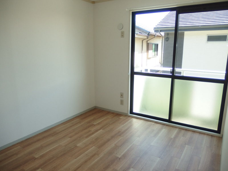 ジュネス若松の居間・リビング