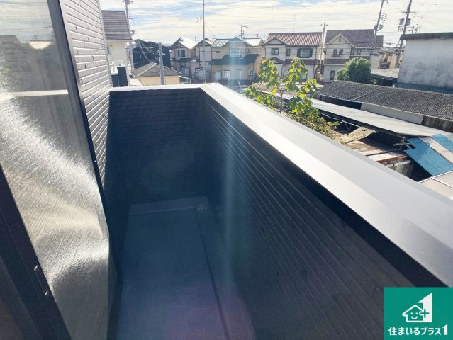 加古川市野口町良野　第15期　新築一戸建てのバルコニー|ワイドバルコニーは洗濯物を干すスペースが広いのでご家族が多くても安心！