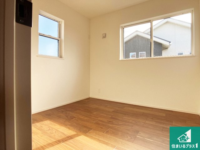 加古川市野口町良野　第15期　新築一戸建ての洋室|シンプルな洋室は、自分好みのインテリアが楽しめます♪ご家族とインテリアや家具を選びに行くのは新築購入時の醍醐味の一つです。ぜひお楽しみください♪