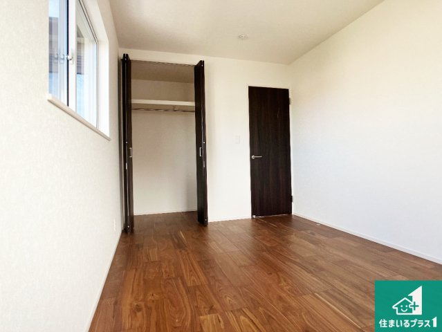 加古川市野口町良野　第15期　新築一戸建ての洋室|シンプルな洋室は、自分好みのインテリアが楽しめます♪ご家族とインテリアや家具を選びに行くのは新築購入時の醍醐味の一つです。ぜひお楽しみください♪