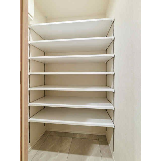 ルフォンプログレ上野稲荷町の玄関